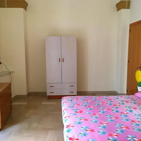 Laura Apartment *